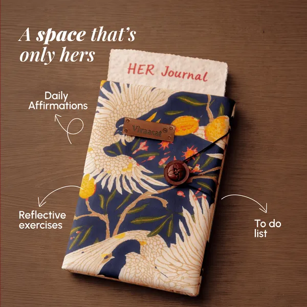 Assorted_Handmade_Diaries_With_Wooden_Button_Closure