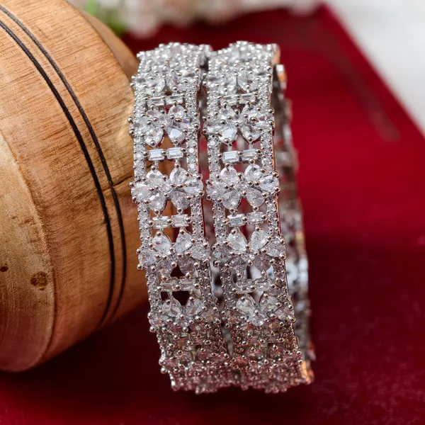 Silver_Brass_Premium_And_Elegant_Bangle_For_Women