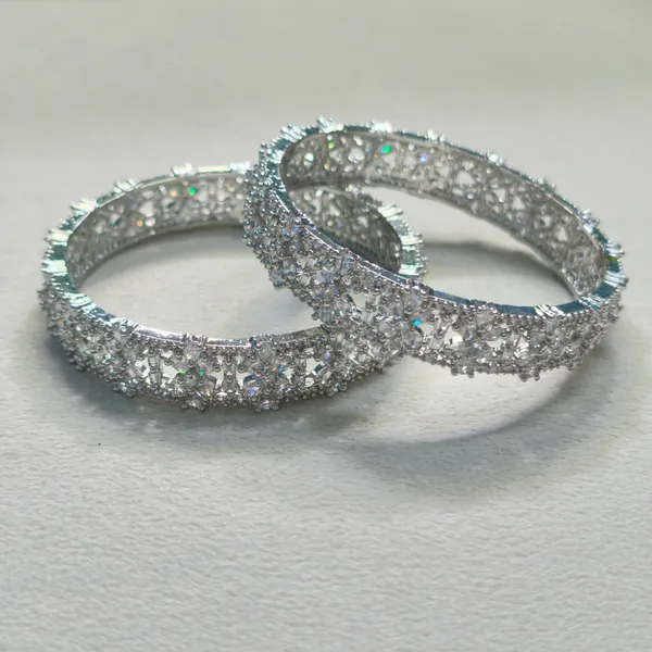 Silver_Brass_Premium_And_Elegant_Bangle_For_Women