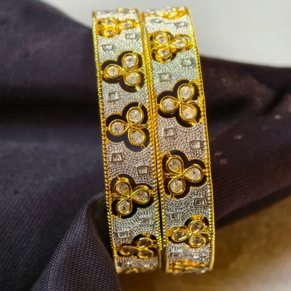 Gold_And_White_Brass_Premium_And_Elegant_Bangle_For_Women