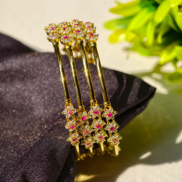 Gold_And_Red_Brass_Premium_And_Elegant_Bangle_For_Women_(Set_of_4)