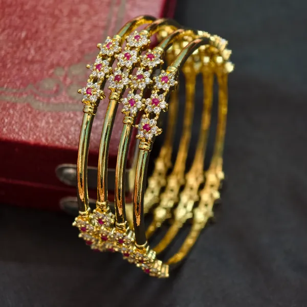 Gold_And_Red_Brass_Premium_And_Elegant_Bangle_For_Women_(Set_of_4)