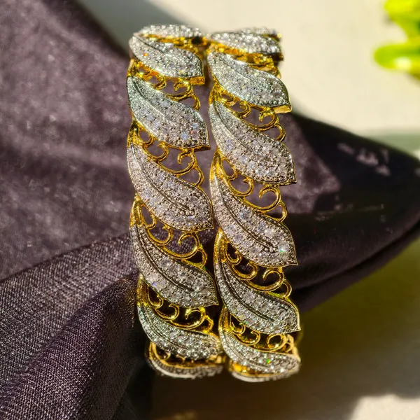 Gold_And_White_Brass_Premium_And_Elegant_Bangle_For_Women