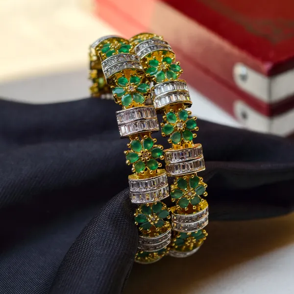 Gold_And_Green_Brass_Premium_And_Elegant_Bangle_For_Women_(Set_of_4)