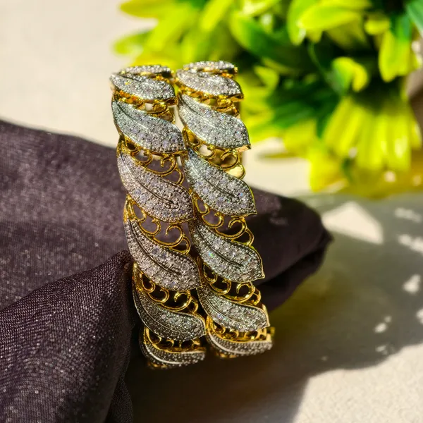 Gold_And_White_Brass_Premium_And_Elegant_Bangle_For_Women