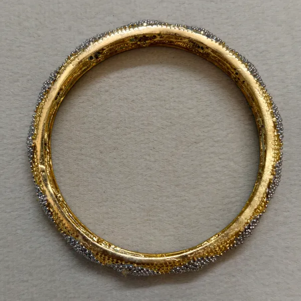 Gold_And_White_Brass_Premium_And_Elegant_Bangle_For_Women