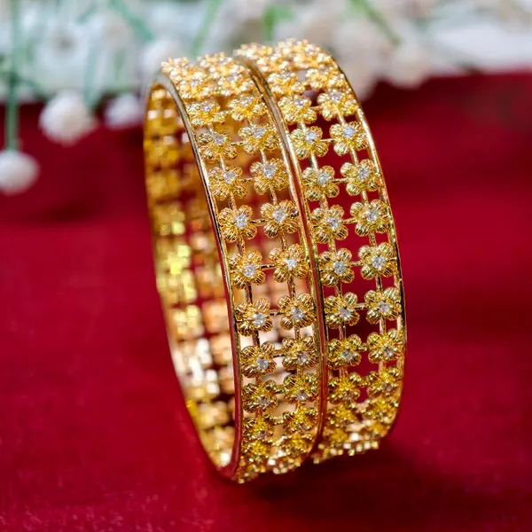 Gold_And_White_Brass_Premium_And_Elegant_Bangle_For_Women