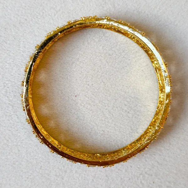 Gold_And_White_Brass_Premium_And_Elegant_Bangle_For_Women