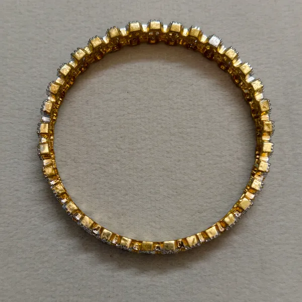 Gold_And_White_Brass_Premium_And_Elegant_Bangle_For_Women