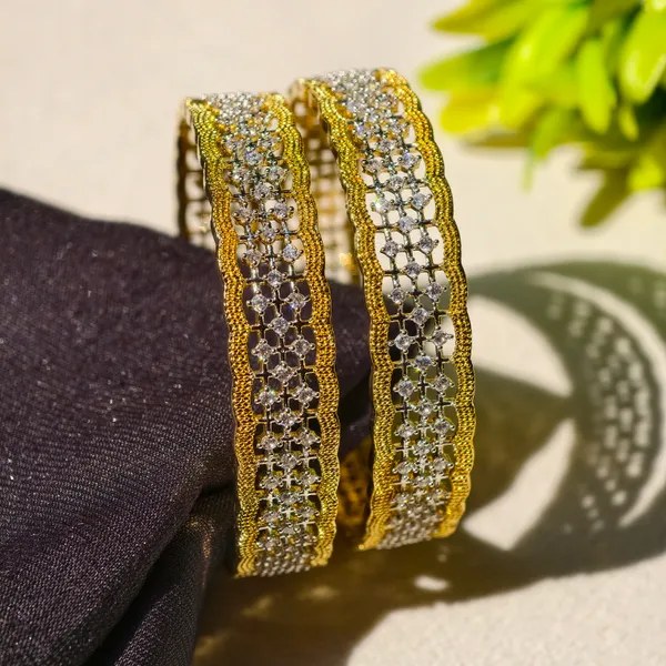 Gold_And_White_Brass_Premium_And_Elegant_Bangle_For_Women