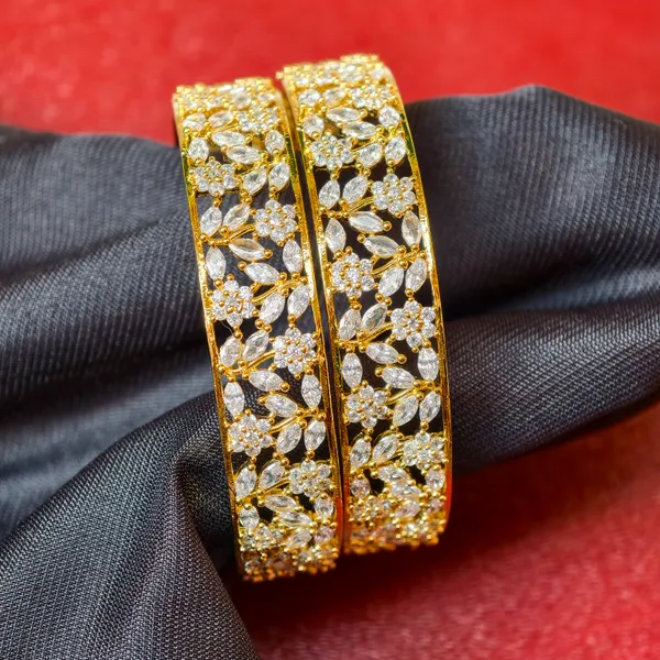 Gold_And_White_Brass_Premium_And_Elegant_Bangle_For_Women
