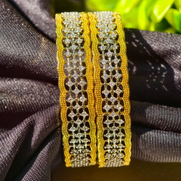 Gold_And_White_Brass_Premium_And_Elegant_Bangle_For_Women