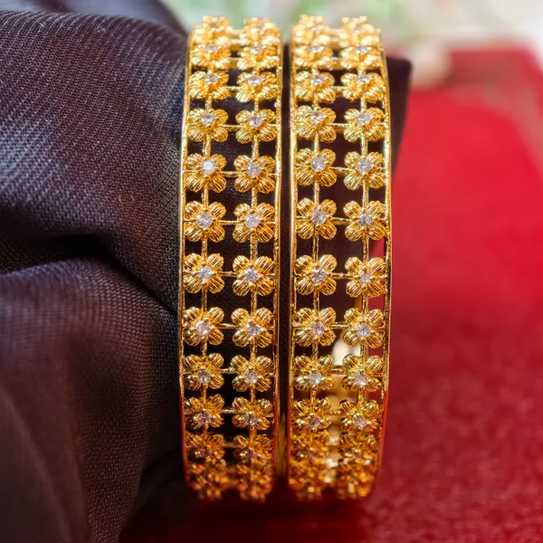 Gold_And_White_Brass_Premium_And_Elegant_Bangle_For_Women