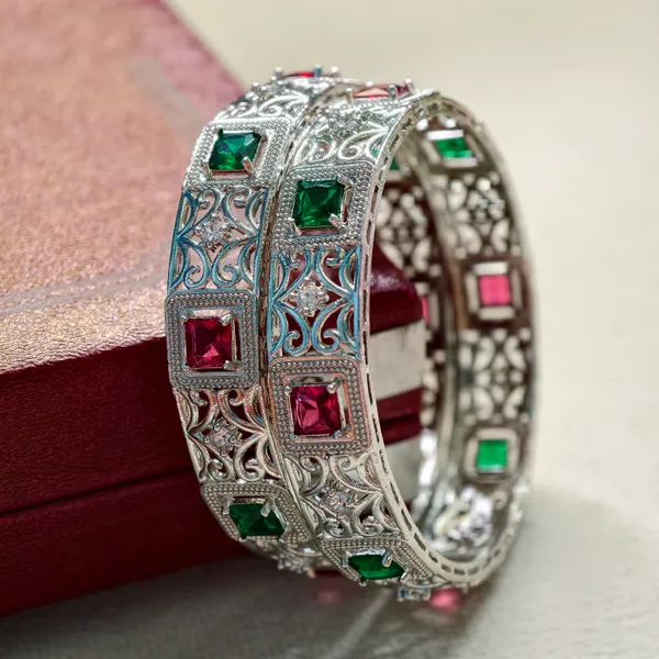 Red_And_Green_Brass_Premium_And_Elegant_Bangle_For_Women