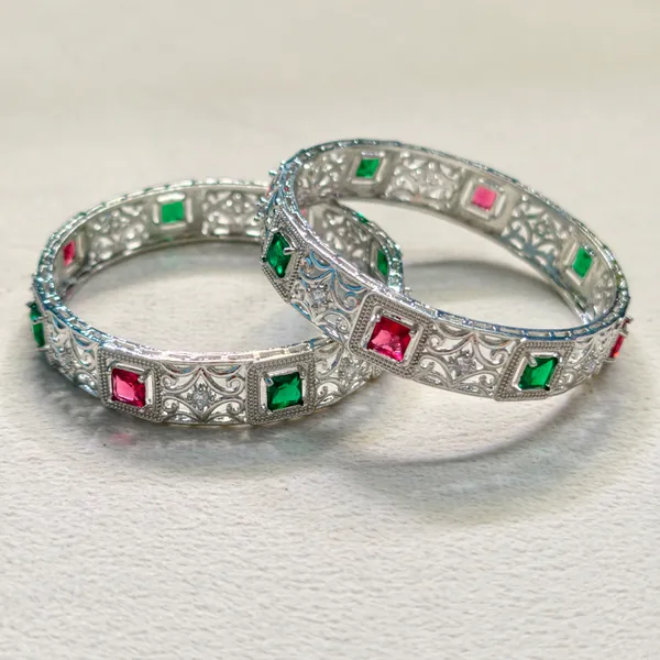 Red_And_Green_Brass_Premium_And_Elegant_Bangle_For_Women