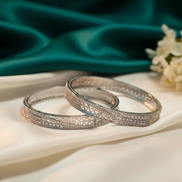 Silver_And_White_Brass_Premium_And_Elegant_Bangle_For_Women
