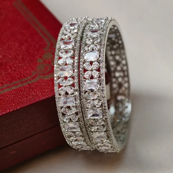 Silver_Brass_Premium_And_Elegant_Bangle_For_Women