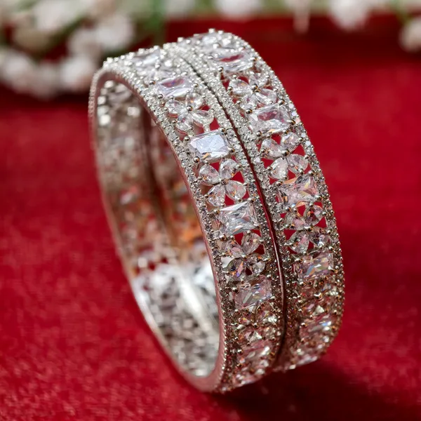 Silver_Brass_Premium_And_Elegant_Bangle_For_Women