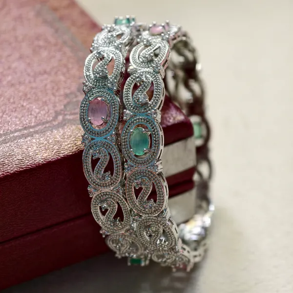 Silver_Brass_Premium_And_Elegant_Bangle_For_Women