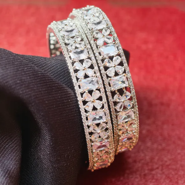 Silver_Brass_Premium_And_Elegant_Bangle_For_Women