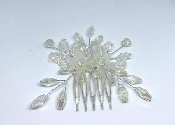 Hair_Bun_Juda_Brooch_With_Artificial_Flowers_And_Pearls