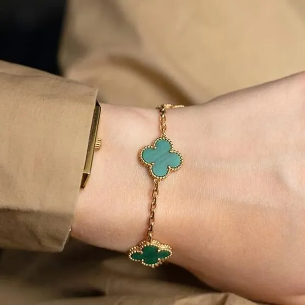 Stainless_Steel_Clover_Bracelet_For_Women