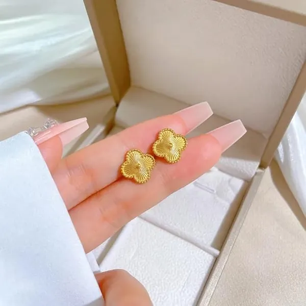 Four_Leaf_Clover_Stud_Earrings