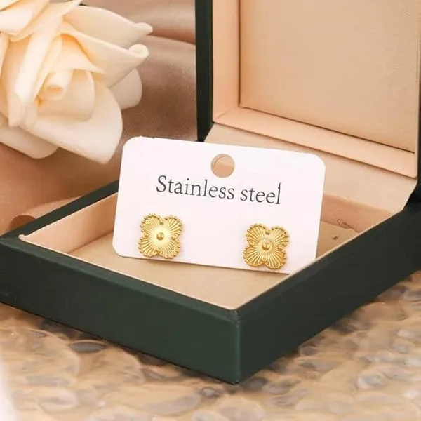 Four_Leaf_Clover_Stud_Earrings