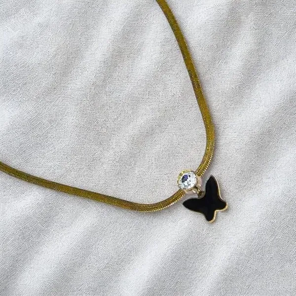 Butterfly_Pendant_Necklace_For_Women