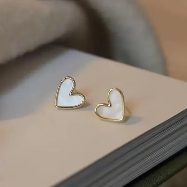 Heart_Stud_Earrings