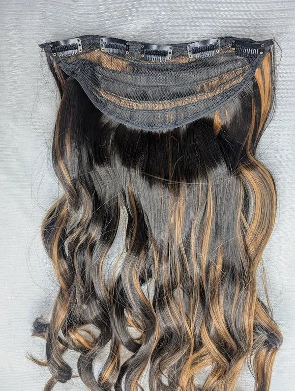 Clip_In_Hair_Extensions_For_Women