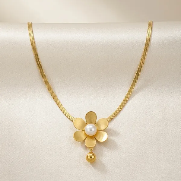 Pearl_Flower_Pendant_Necklace