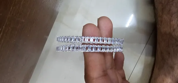 White_Glass_Premium_And_Elegant_Bangles_For_Women_Set_Of_2