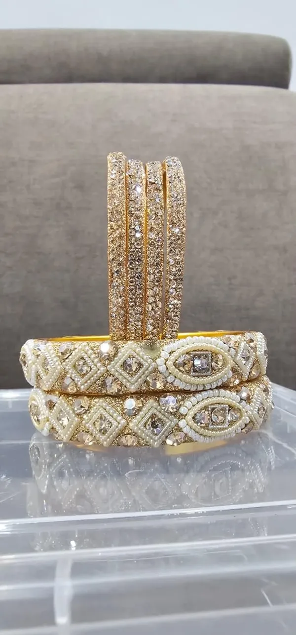 Gold_Glass_Premium_And_Elegant_Bangle_For_Women