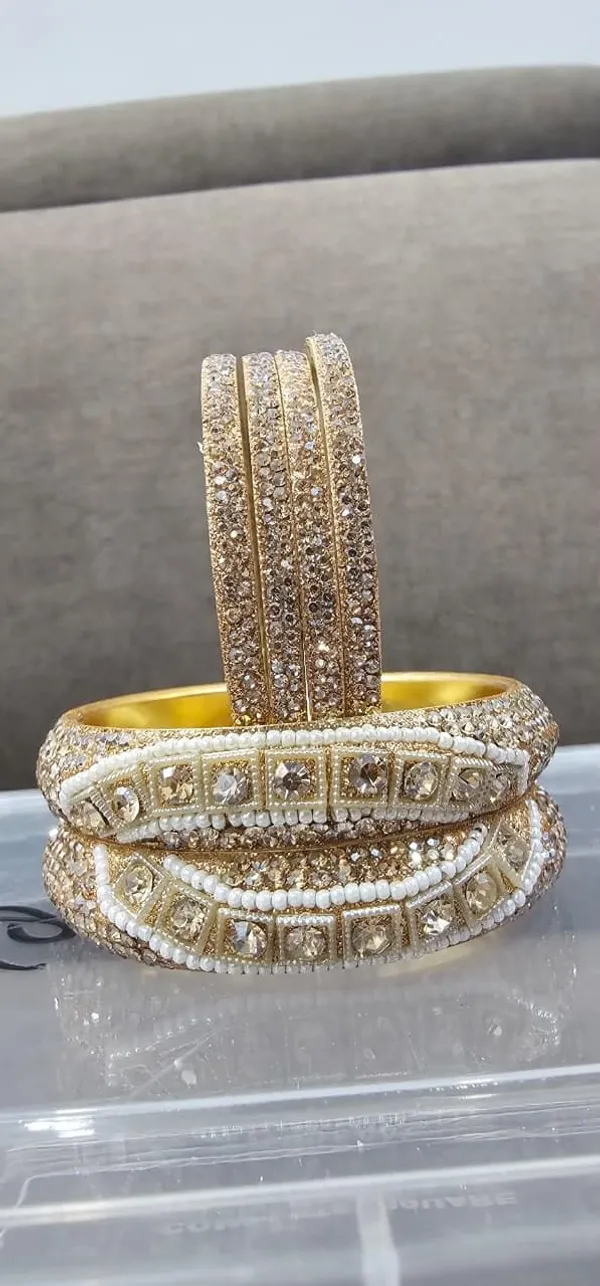Gold_Glass_Premium_And_Elegant_Bangle_For_Women