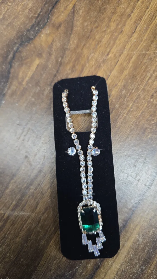 White_Alloy_Premium_And_Elegant_Necklace_With_Earring_Set_For_Women