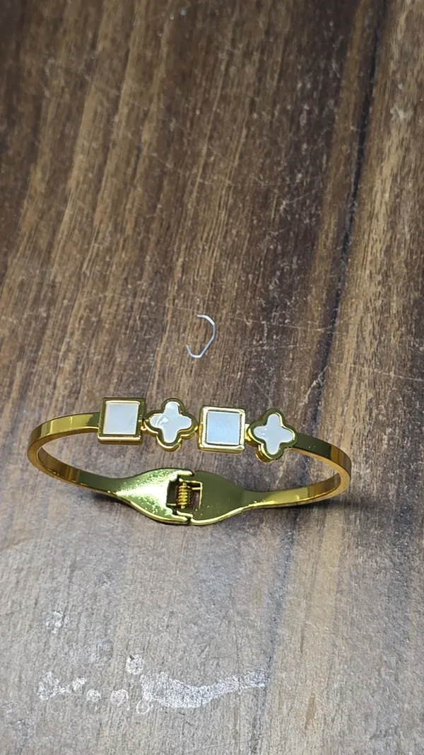 Gold_Alloy_Premium_And_Elegant_Bracelet_For_Women