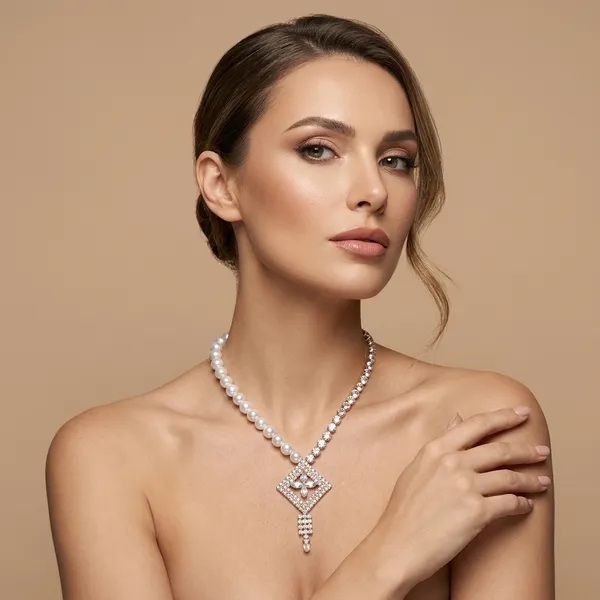 White_Alloy_Premium_And_Elegant_Necklace_With_Earring_Set_For_Women