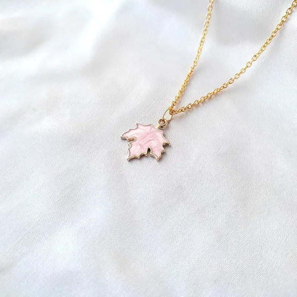 Pretty_Maple_Leaf_Charm_Pendant_Necklace_Pink