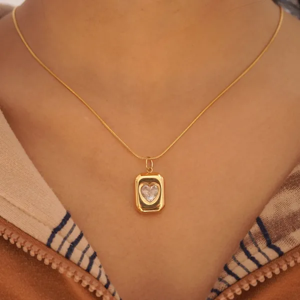 Elegant_Heart_Cut_Crystal_Pendant_Necklace_White