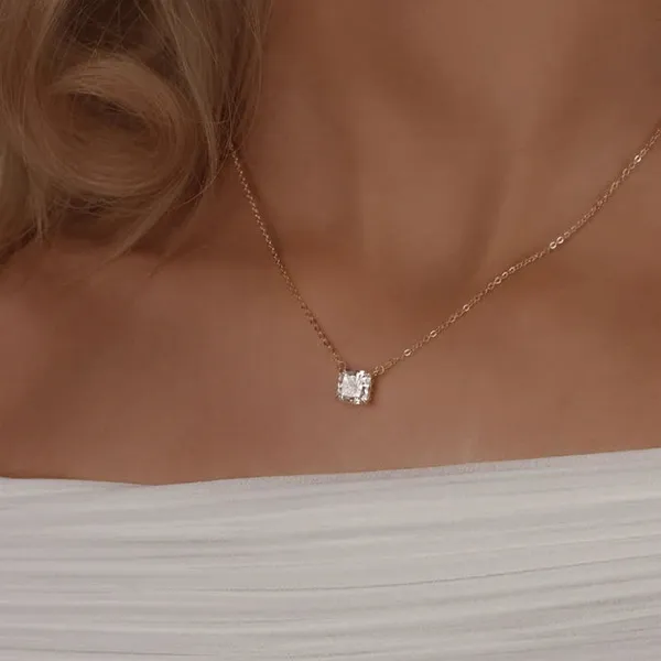 Elegant_Cushion_Cut_Diamond_Pendant_Necklace