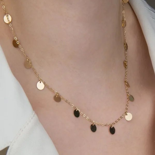 Minimal_Round_Charm_Golden_Necklace