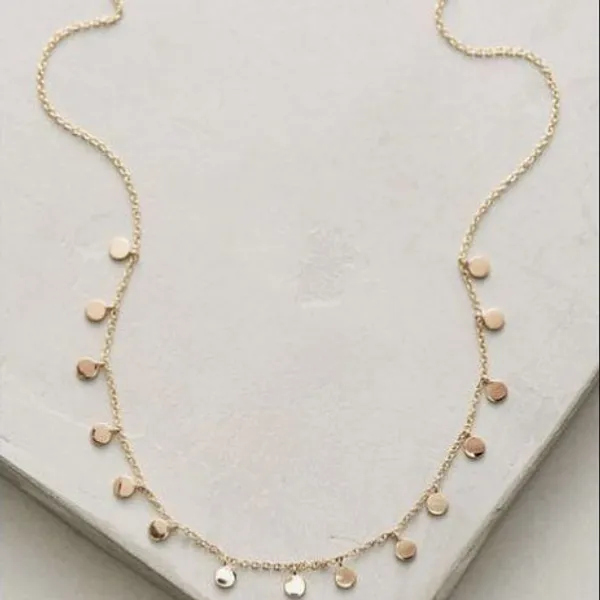 Minimal_Round_Charm_Golden_Necklace
