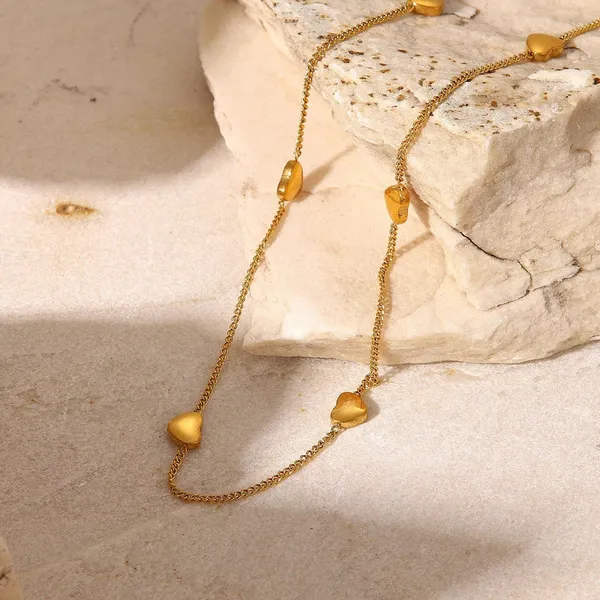 Dainty_Gold_Heart_Chain_Necklace