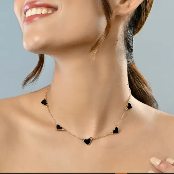 Golden_Chain_Black_Heart_White_Heart_Pendant_Necklaces_Black