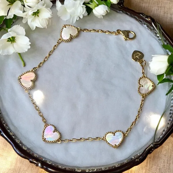 Golden_Chain_Black_Heart_White_Heart_Pendant_Necklaces_White
