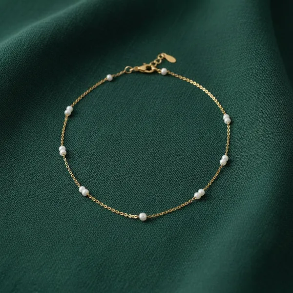 Classic_Black_White_Pearl_Necklace_White