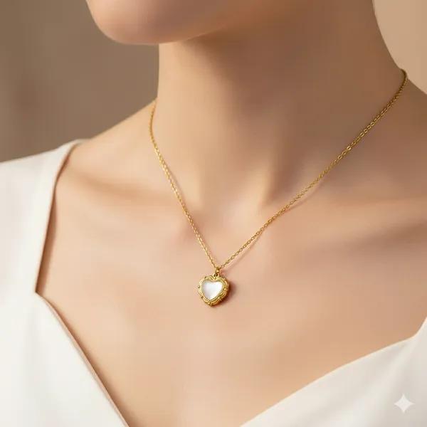 Vintage_Retro_Charm_Heart_Necklace