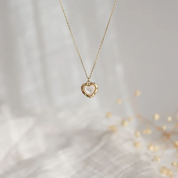 Vintage_Retro_Charm_Heart_Necklace