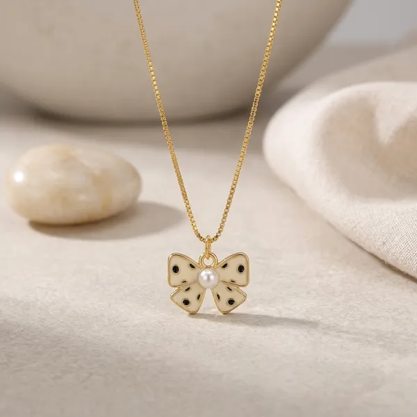 Pretty_Pookie_Bow_Pendant_Necklace_White